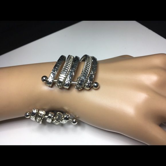 Jewelry - Picture 6 of 6